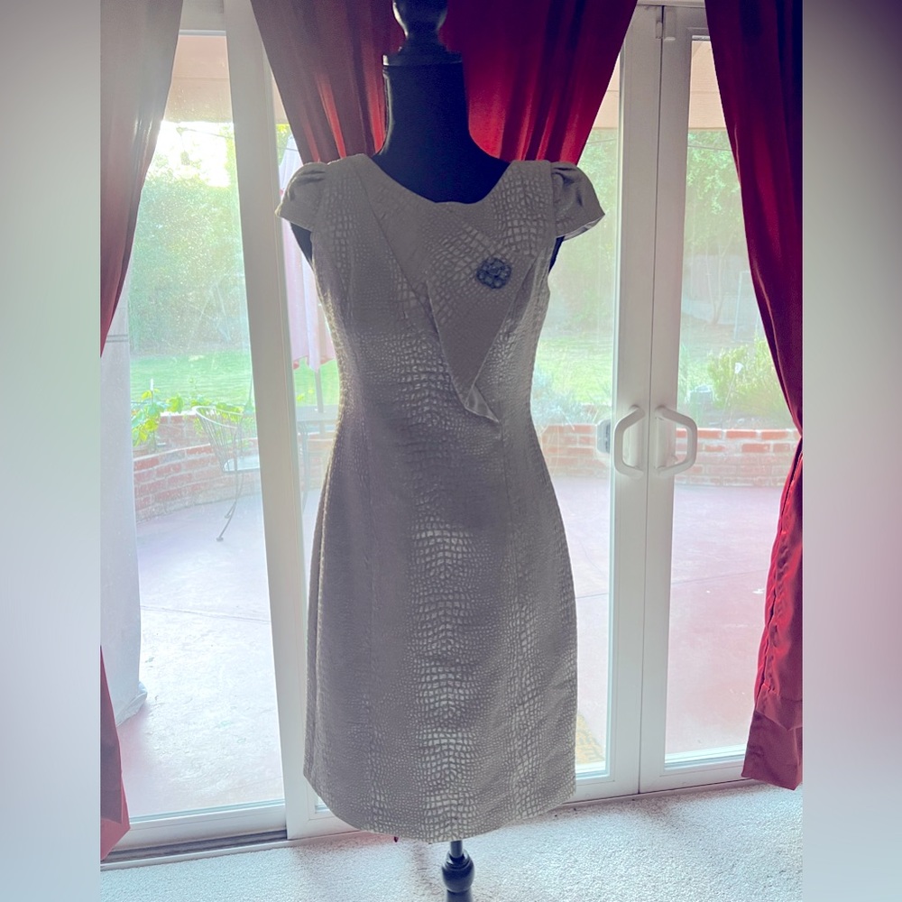 Kay Unger New York midi dress, off white size 2
